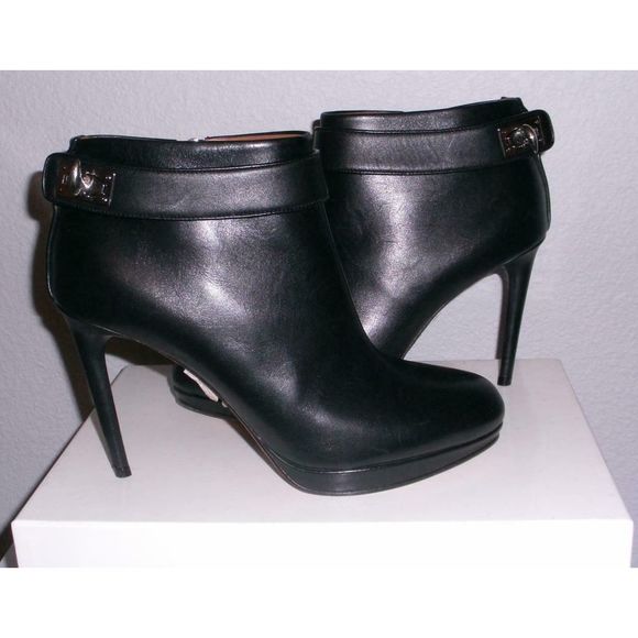 Givenchy Shark Lock Black Leather Ankle Boots 40 - Picture 1 of 10